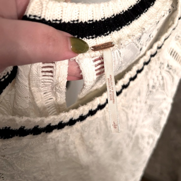 FREE PEOPLE - lace top - Picture 3 of 3